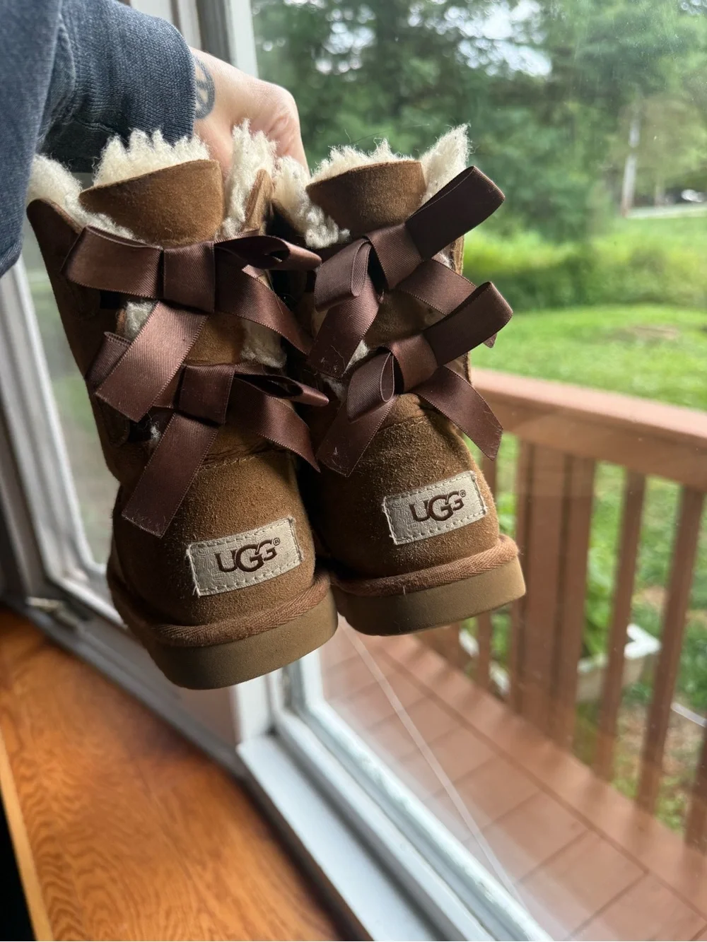 Girls Bailey Bow Ugg Boots Size 13C